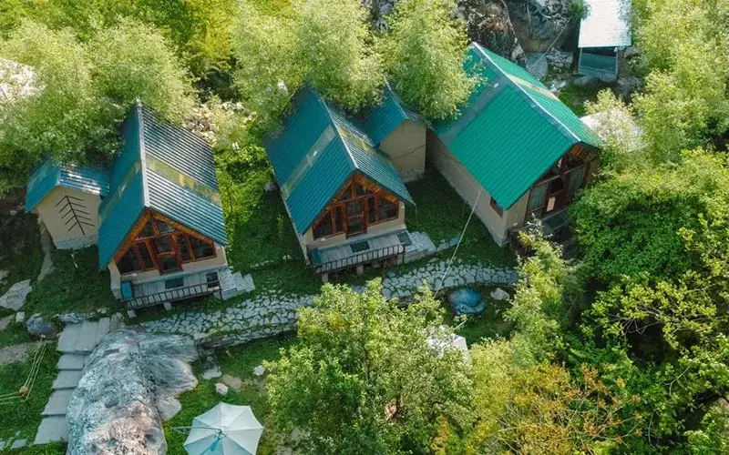 Hotels in Jibhi – Best Riverside and Forest Stays